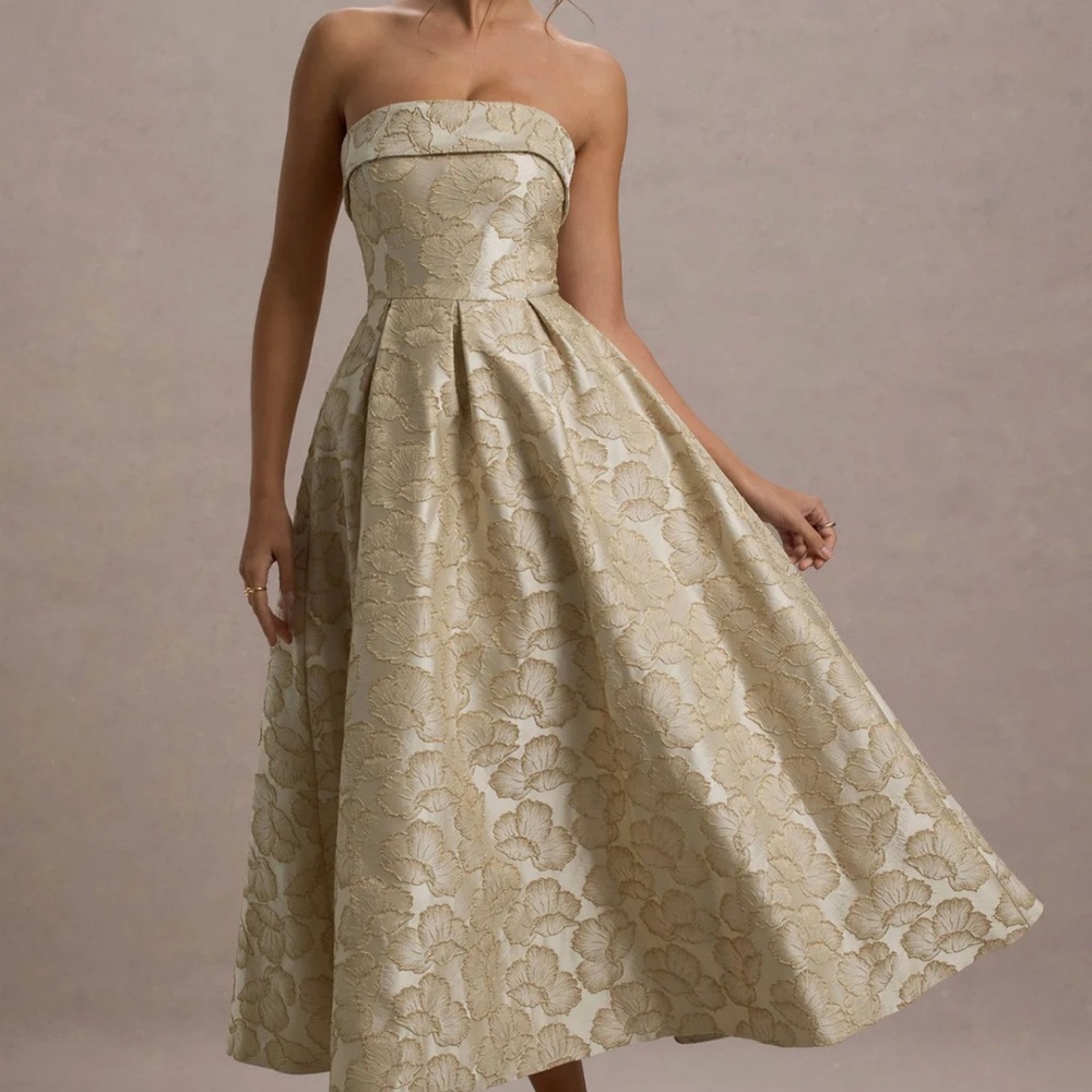 Elegant Strapless Floral Dress